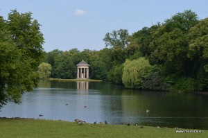 gradina palatului Schloss Nymphenburg din Munchen