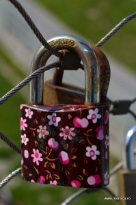 Mii de lacatele pe Makartsteg  - podul cu lacate din Salzburg (Austria)