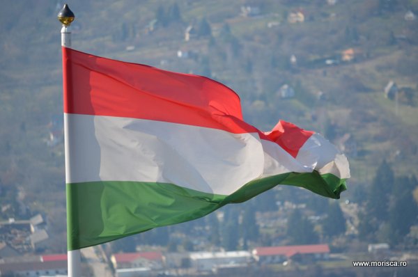 Ungaria_Cetatea_Visegrad_8_steagul_Ungariei