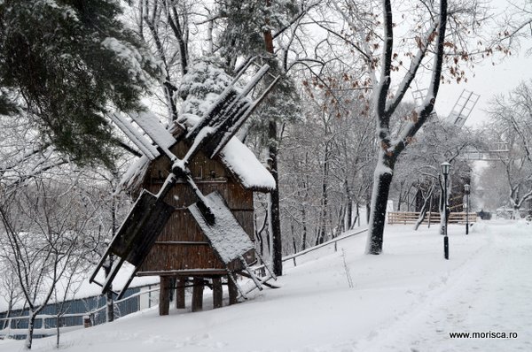 Zapada iarna la Muzeul National al Satului Dimitrie Gusti din Bucuresti